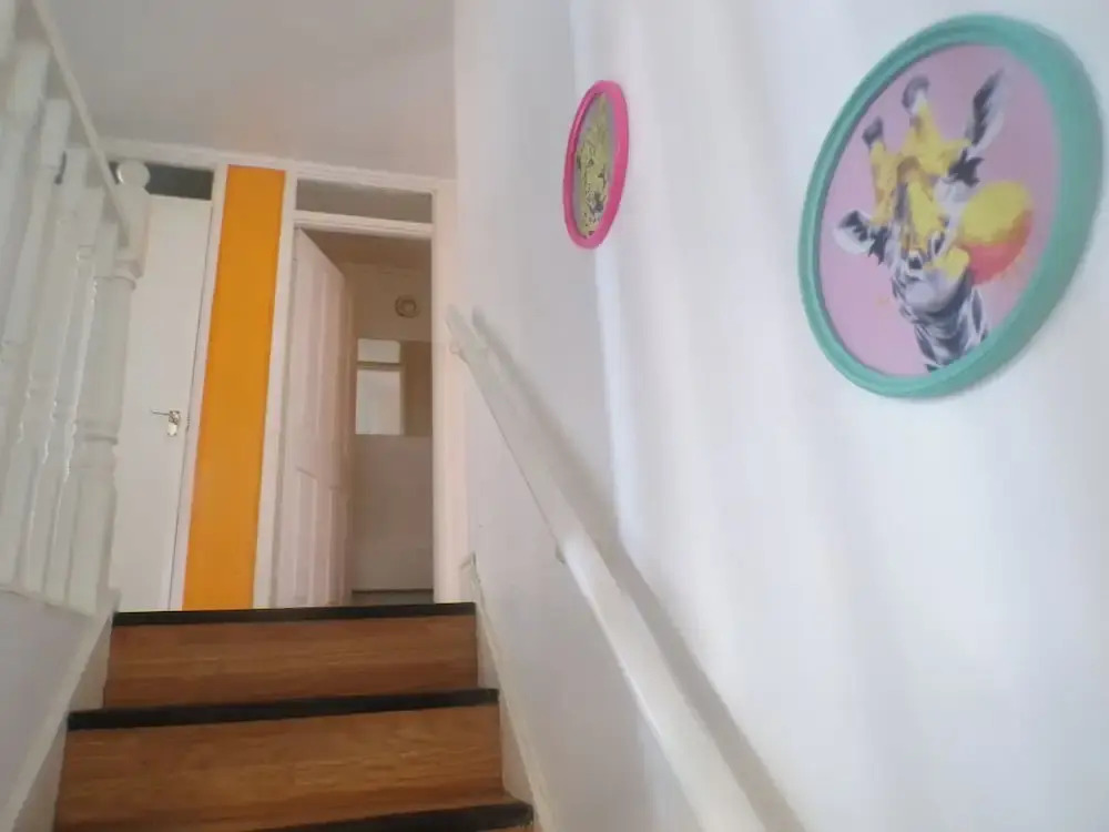 Chelsea Orange Apartment Sleeps10-petsok-parking