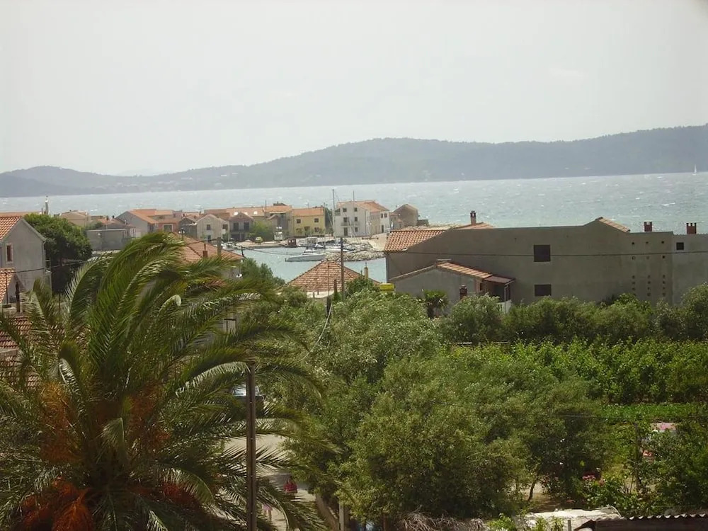 Spacious Ground Floor Apartment With Private Covered Terrace, Near the Sea