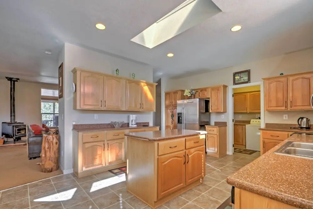 Beautiful Kanab Home w/ Yard - Walk to Restaurants