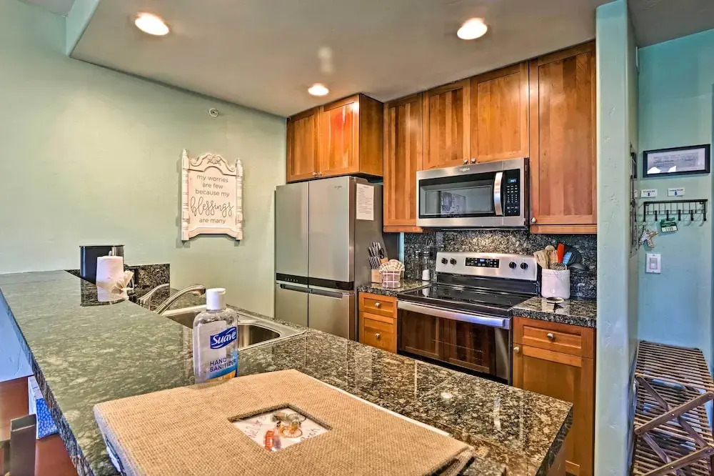 Couple's Ski Condo: 1 Mi to Breckenridge Golf Club