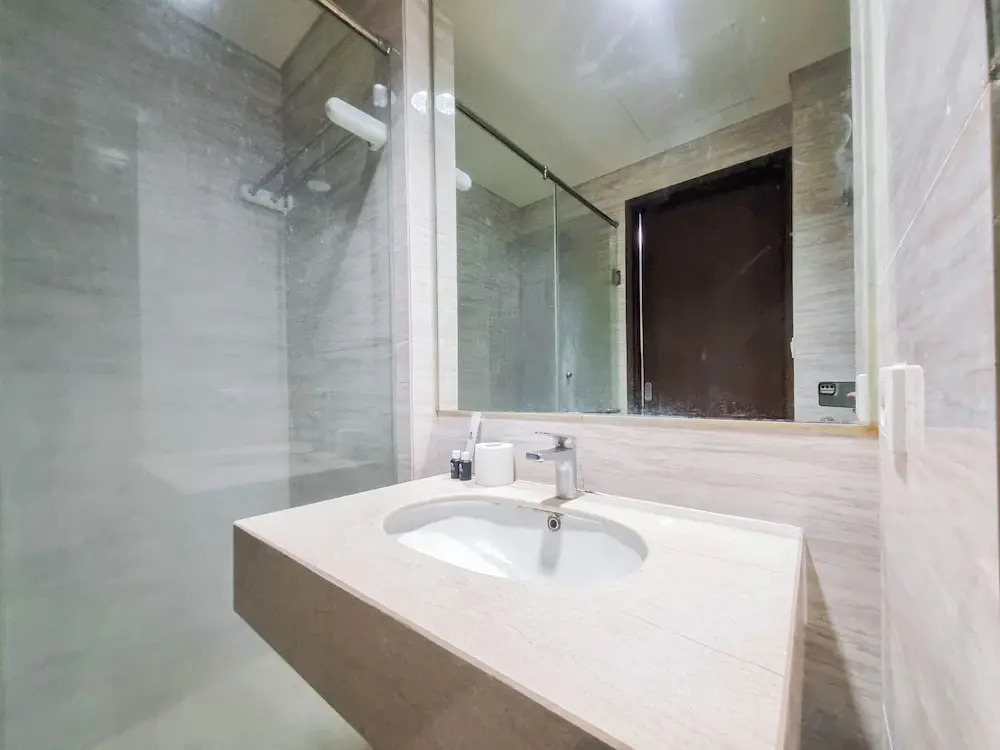 Cozy Studio Room at Uttara The Icon Apartment By Travelio