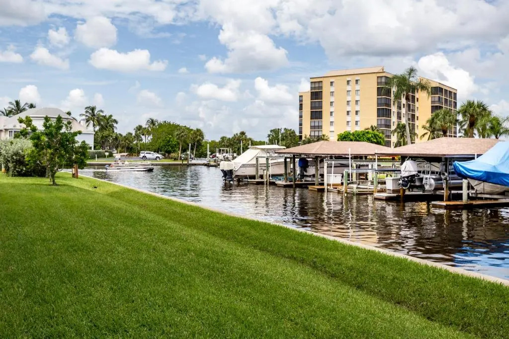 Casa Marina 623-6, 2 Bedroom, Sleeps 6, WiFi, Elevator, Canal Front, Pool