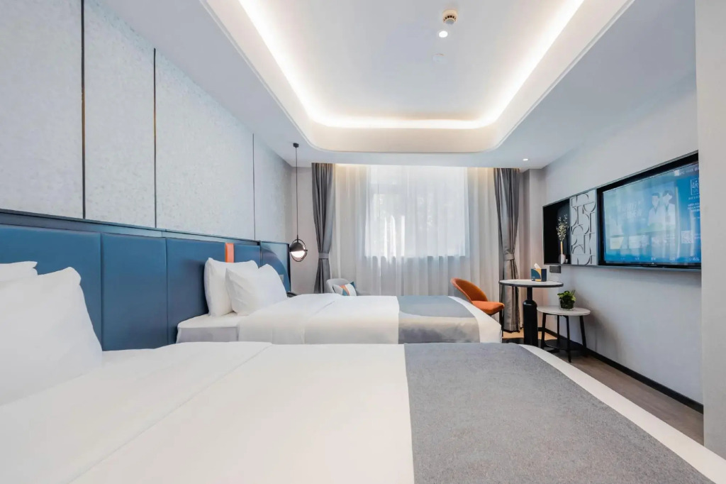 Yitel Collection (Shanghai Hongqiao Gubei Road, Yili Road Metro Station)