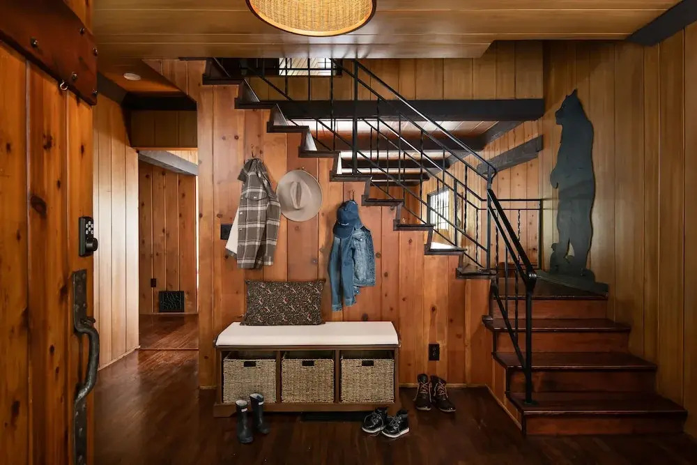 Holiday Lake Cabin by AvantStay