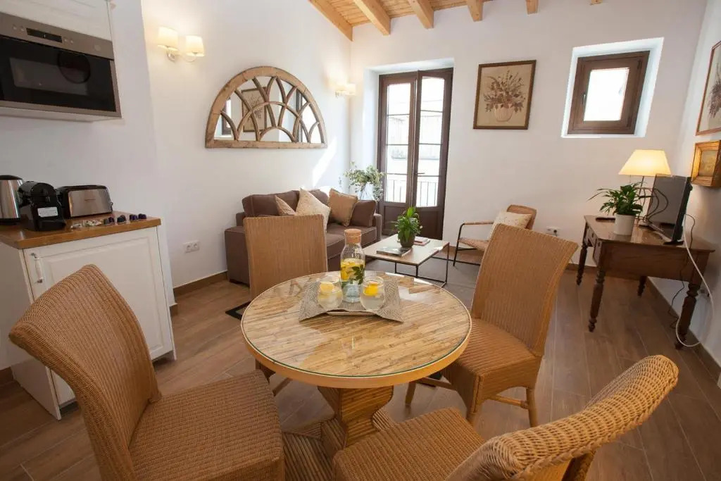 Patios de la Riva