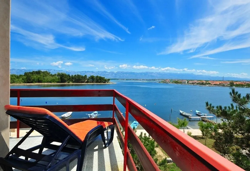 Ljilja - 10m From the sea With Parking - A2