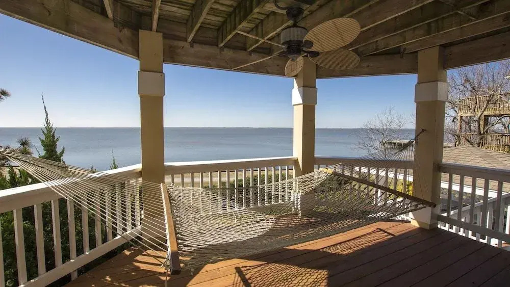 Sound Escape - 6 Br Home