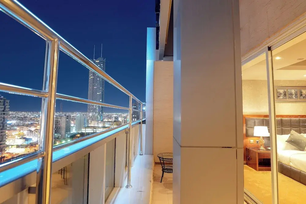 Celine Home Serviced Apartment Al Sahafa