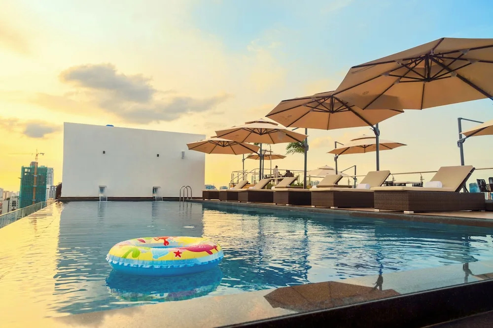 OCEAN HOTEL
