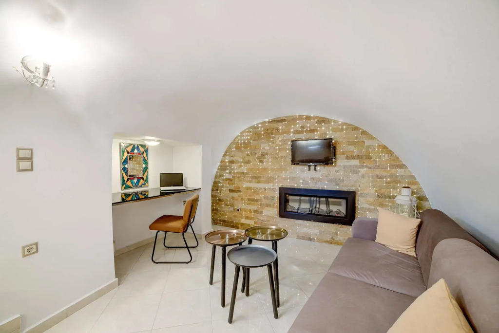 Suite Home Santorini