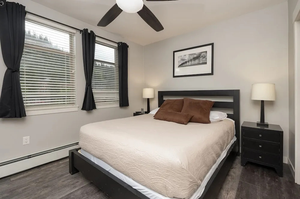 Founders - 4374 2 Bedroom Condo by RedAwning
