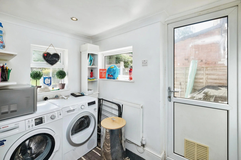 Newly Renovated 3 Bedroom House 15 Mins to Bham