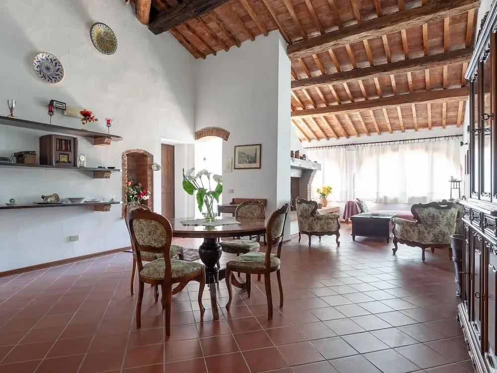 Apartment in Peccioli With Pool
