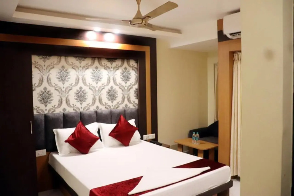 Goroomgo Royal View Digha