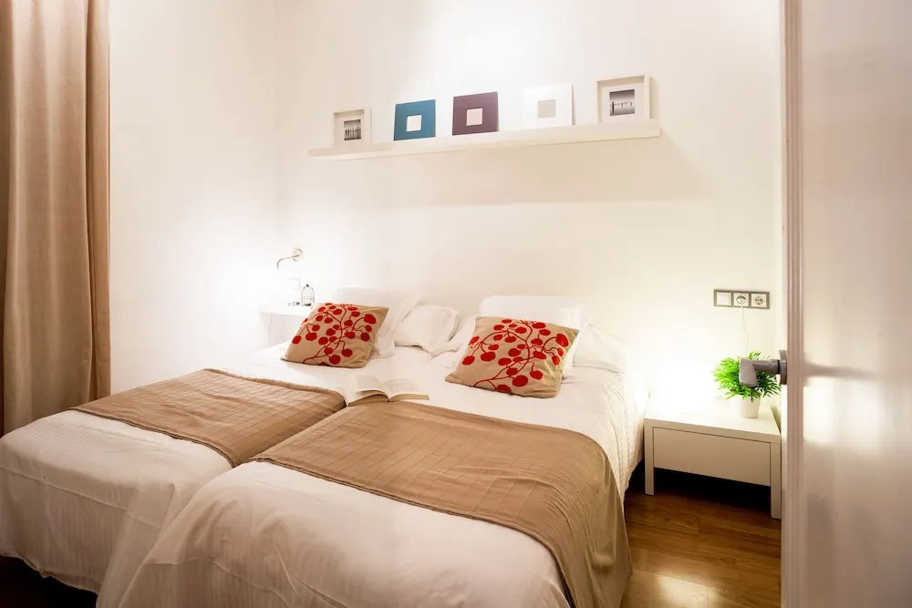 Feel at Home Gran Via Apartments