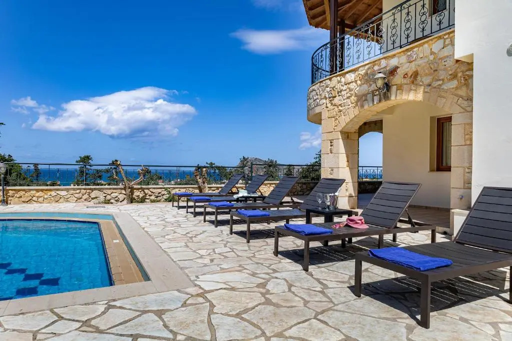 Villa Eleftheria private pool/garden/view/3bdrms/3.5bthrms