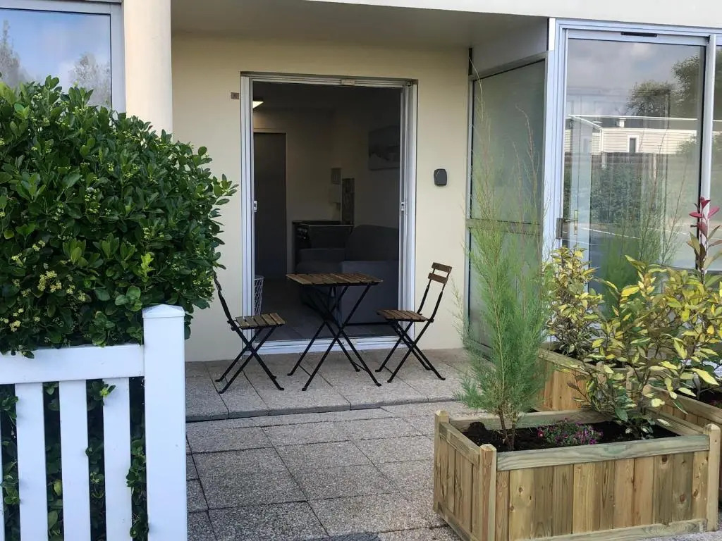 Studio à 50 m de la mer avec parking privatif
