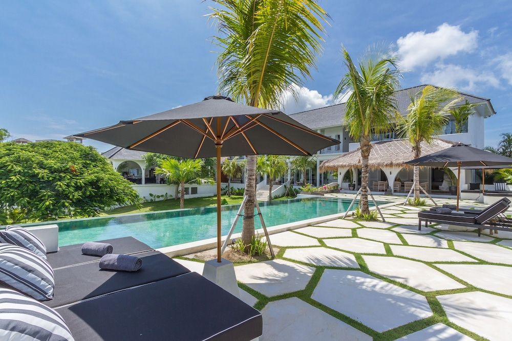 Villa Kusuma - Luxury Sea View 5 Bedroom Villa Close to Savaya