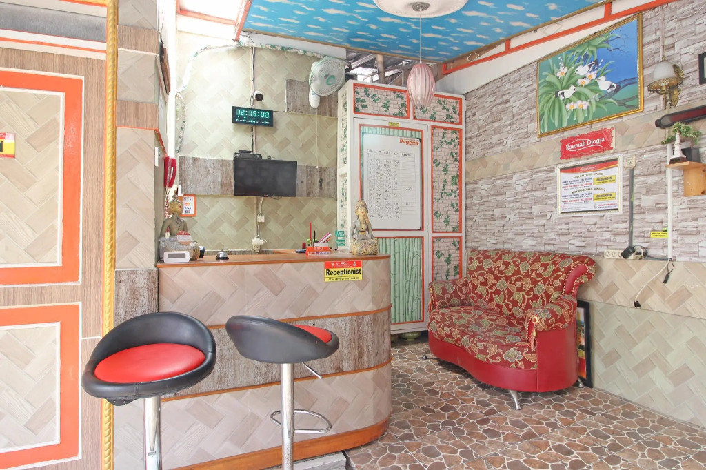 RedDoorz near Mall Ambarukmo Yogyakarta