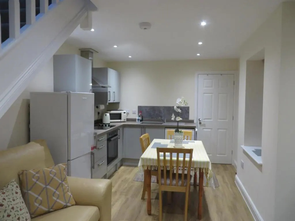 Station Retreat 6B Comberton Terrace