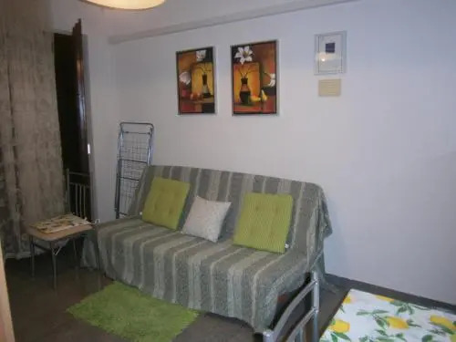 VILLA VERA Apartments with pool, 200m from the beach
