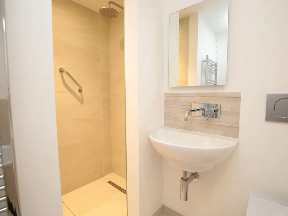 Lovely Central Oxford Apartment + Sun Trap Patio