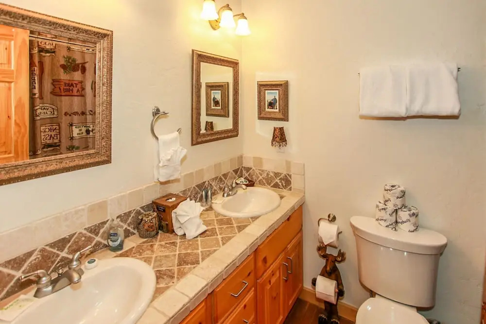Castle Glen Chalet-1845 by Big Bear Vacations