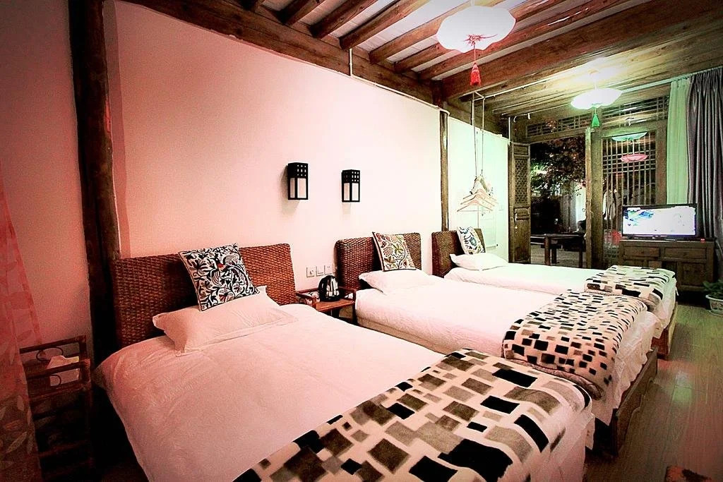 Lijiang Yuese Inn