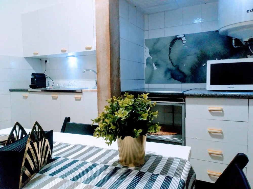 Tomarhousing