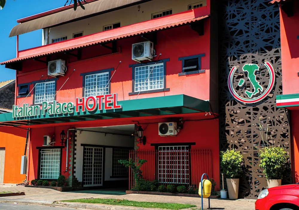 Italian Palace Hotel