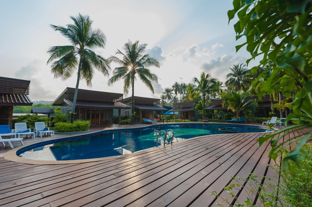 Seafar Resort