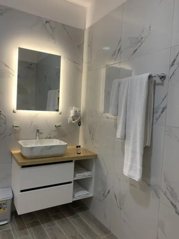 BELUX HOTEL