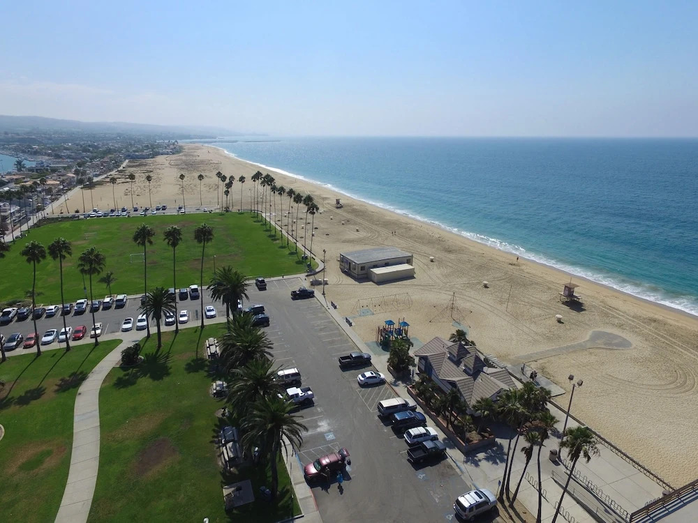 404 E. Oceanfront (68449)