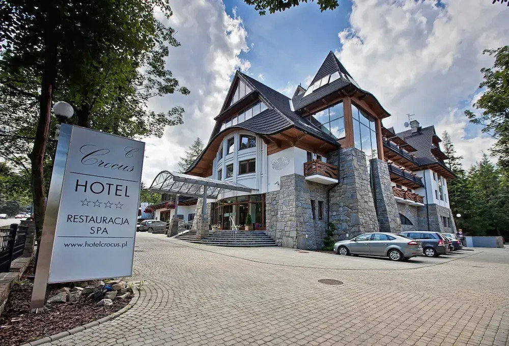 Crocus Hotel