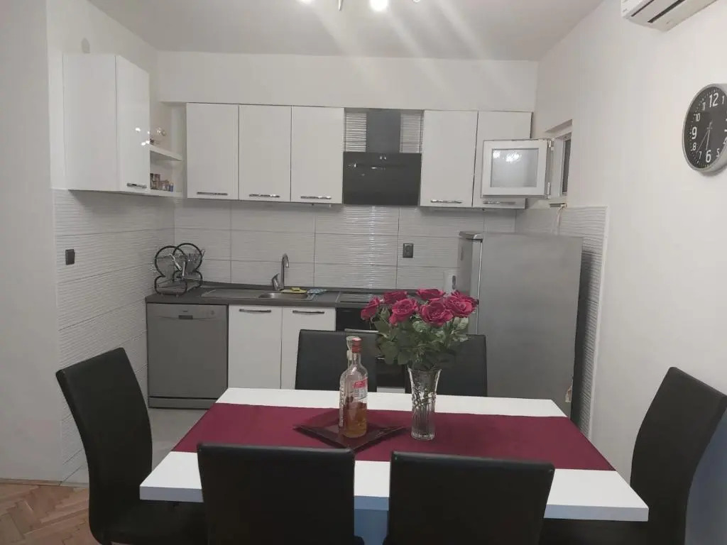 Apartment Ema