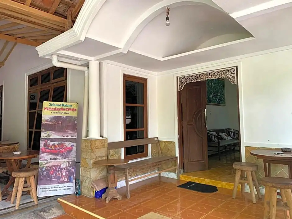 Bu Condro Homestay by Luxury Degree
