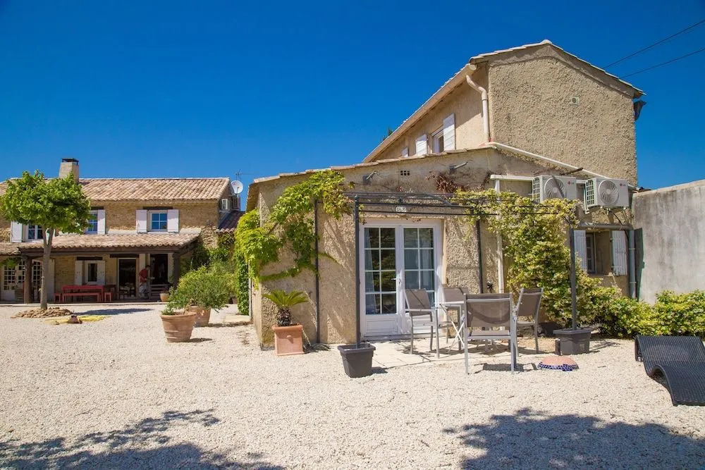 chambres d hotes Le Mas Julien piscine chauffée adult only