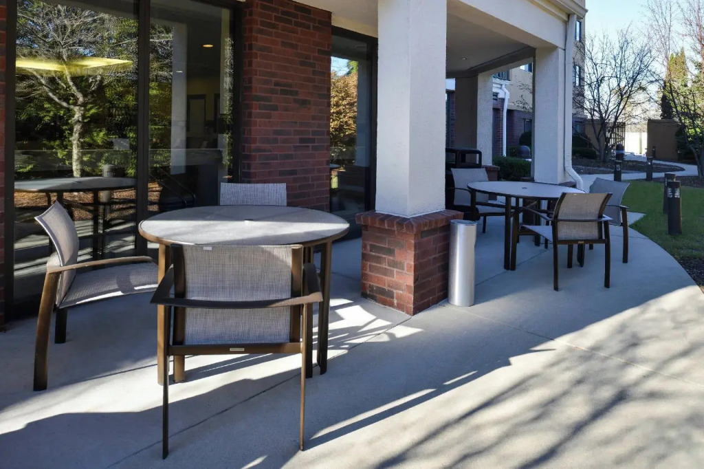 Country Inn & Suites by Radisson, Brown Deer - Milwaukee North