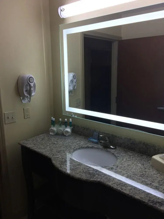 Holiday Inn Express Hotel & Suites Somerset Central by IHG