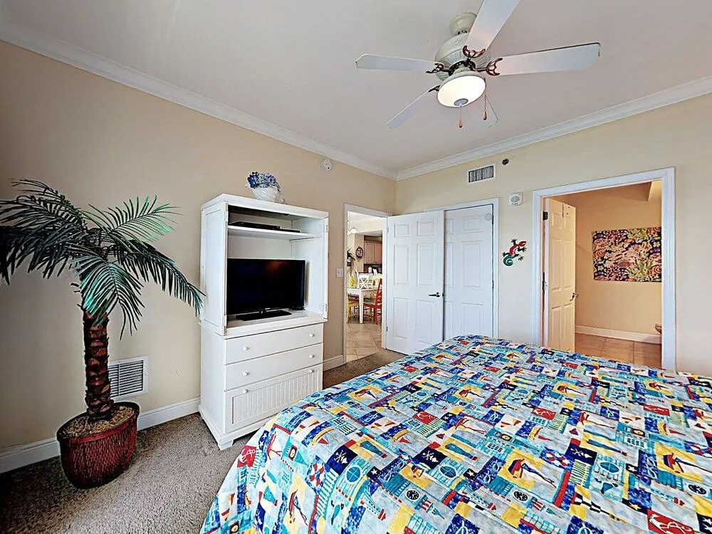 931 W Beach Blvd Condo by RedAwning