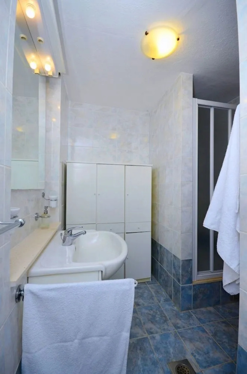 House Milovan