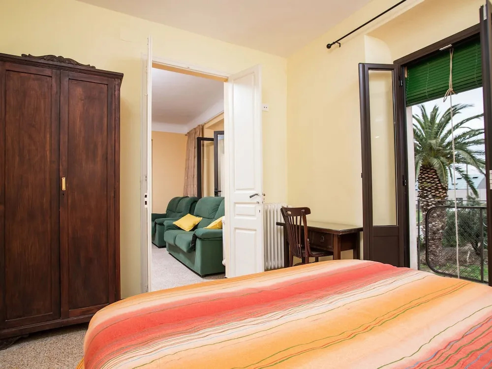 Holiday Home in St Pere Pescador with Pool