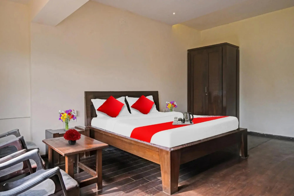 OYO 88551 Hotel Mira Residency