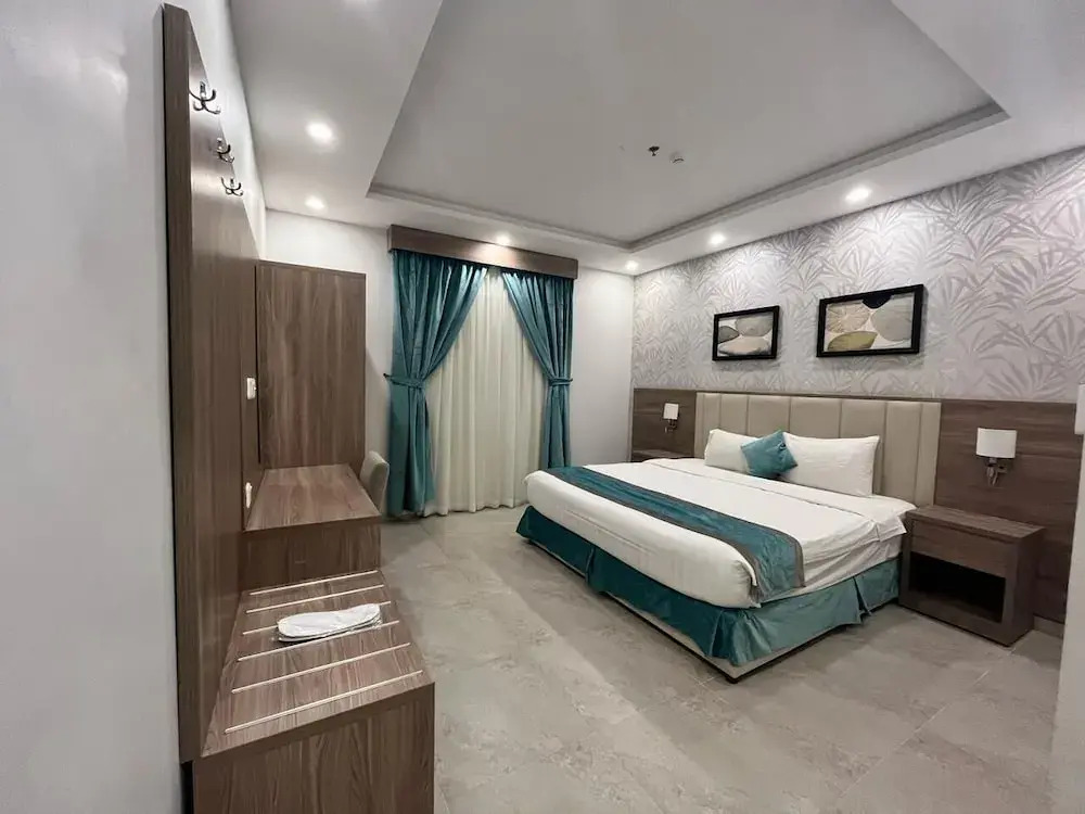 Demure -Razin Serviced Apartments