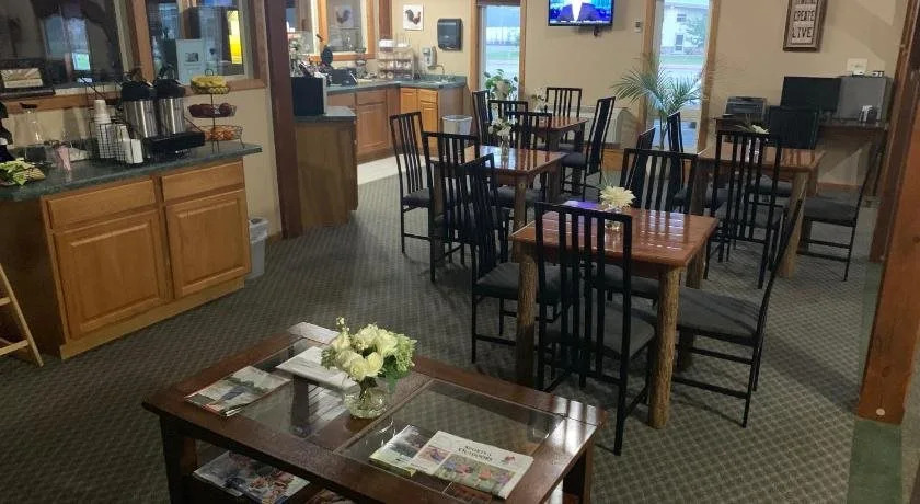 Woodland Inn & Suites