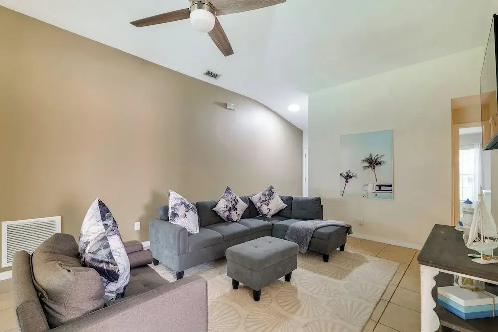 Peaceful Clermont Gem w/ Pool, 9 Mi to Disney!