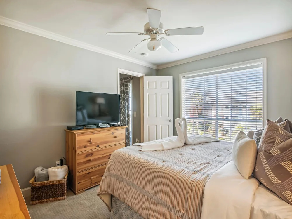 Beautiful Dawn by Ryson Vacation Rentals
