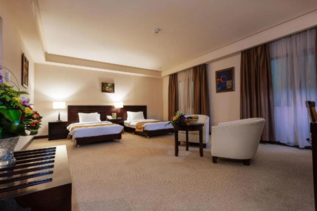 Monroe Hotel & Suites