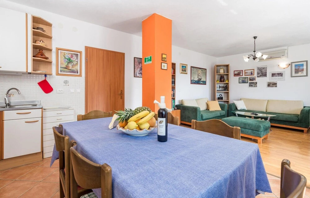 Stunning Home in Starigrad With 2 Bedrooms and Wifi