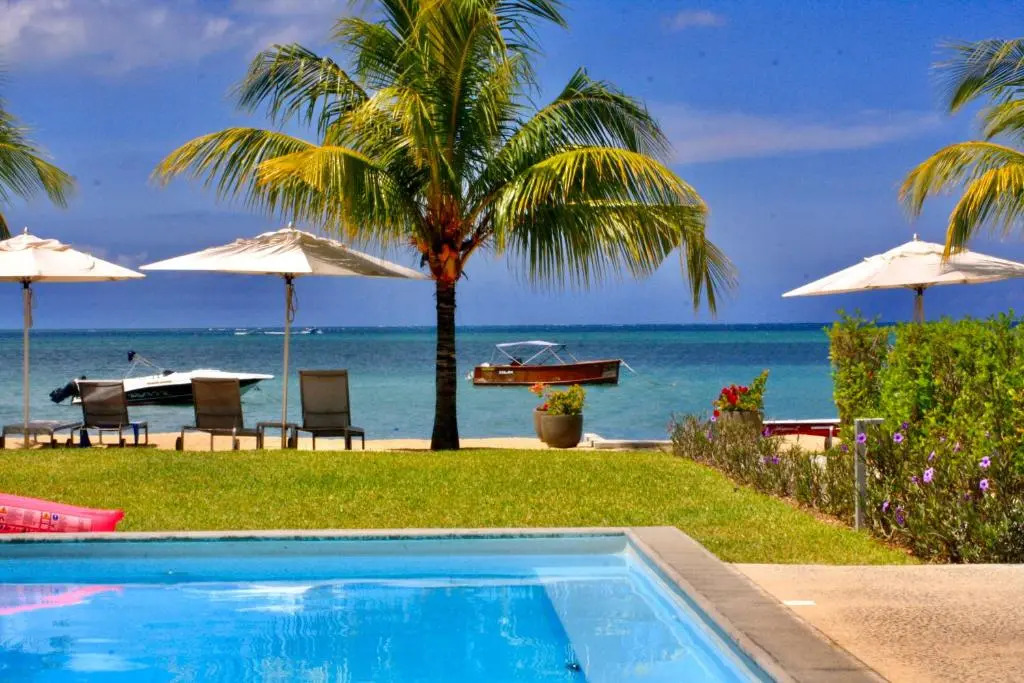 LEscale 3 bedrooms Sea View and Beachfront Suite by Dream Escapes